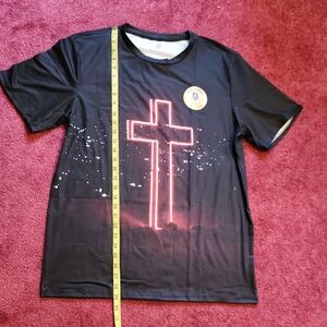Men Of God, Black w/ Red Neon Cross Graphic Design Men's T-Shirt. Large